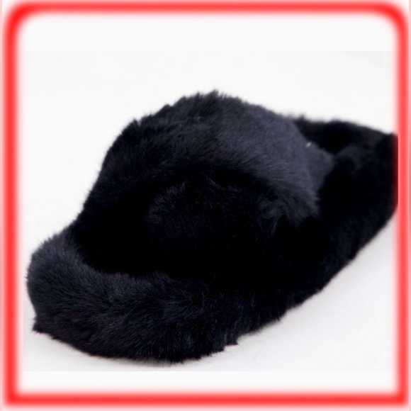 fluffy slippers in black - Loungeable - Picture 2 of 3